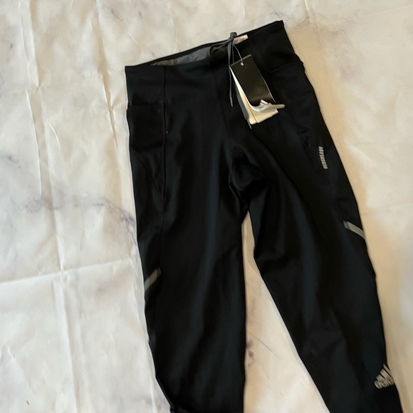 LAST PRICE🍒🤍 ADIDAS 🌸how we do tight - Picture 13 of 13